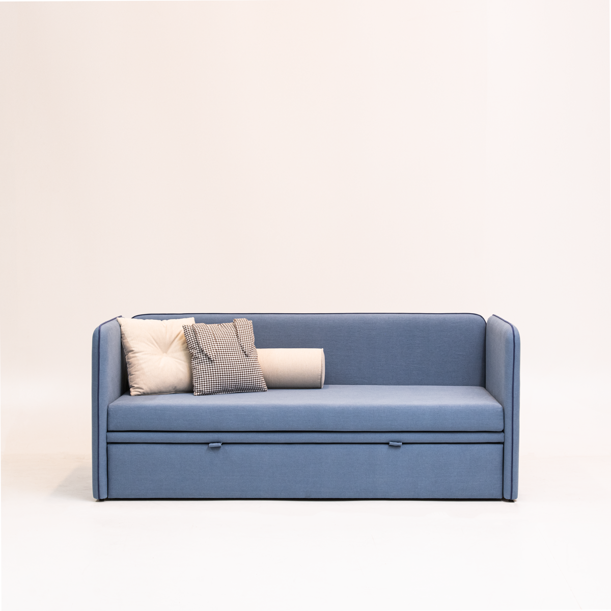Детская кровать-диван на заказ с минималистичным дизайном
