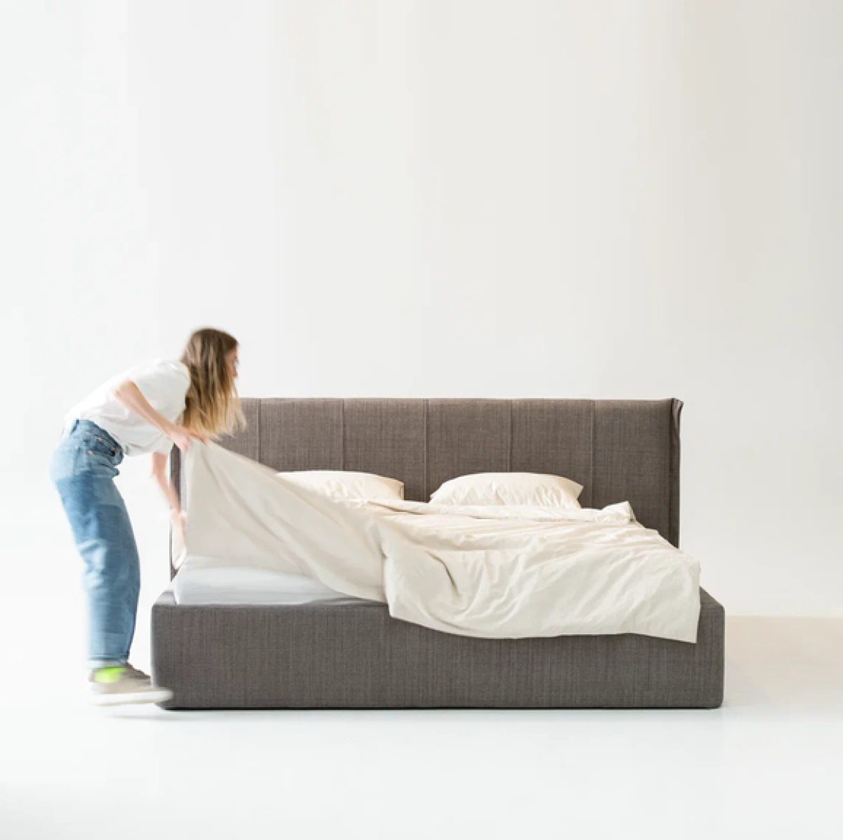 Кровать и диван на заказ в Вешки