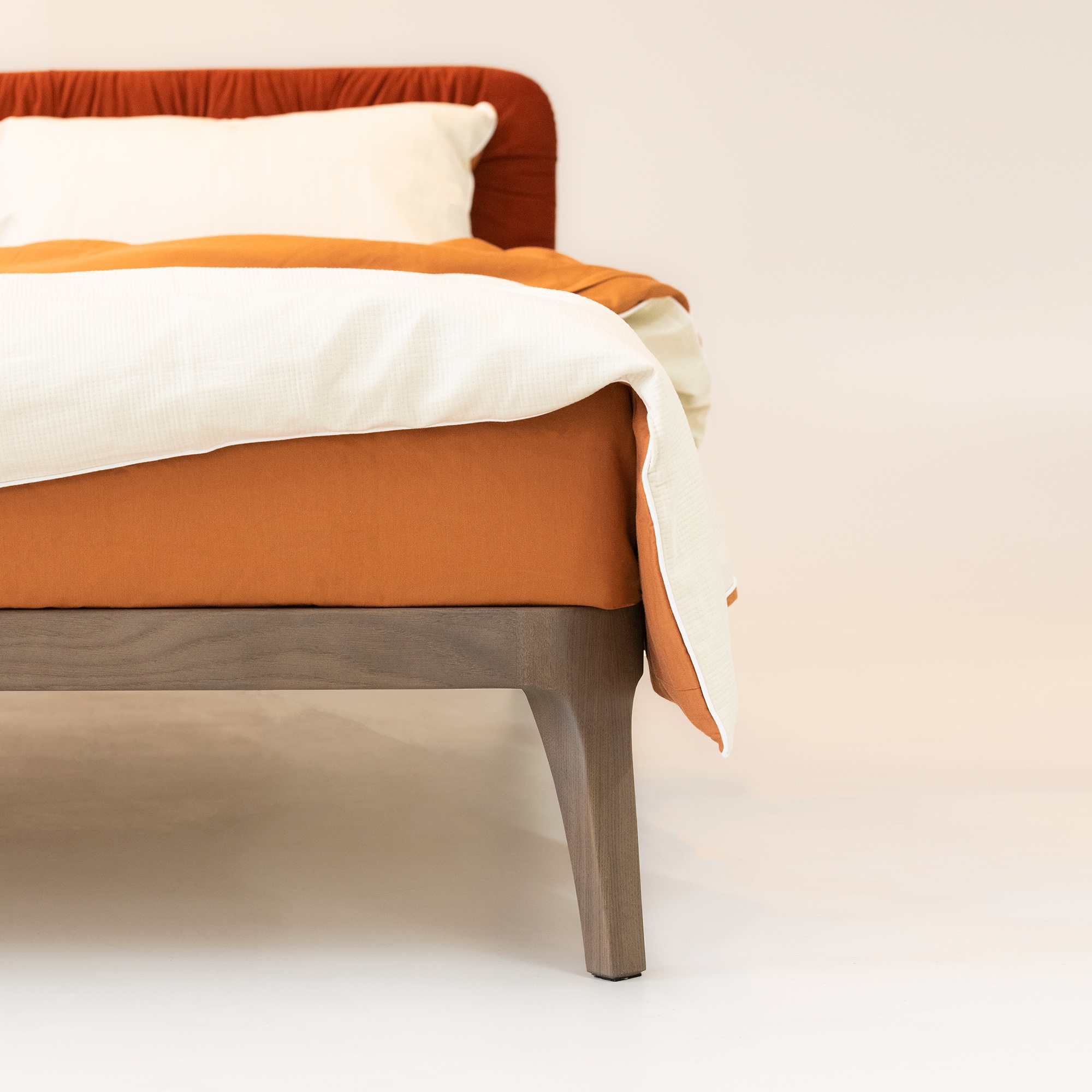 Кровать Liza от фабрики Woodfans